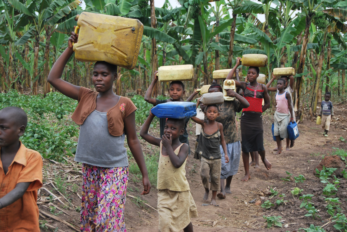 Children coming from fetching water (1)