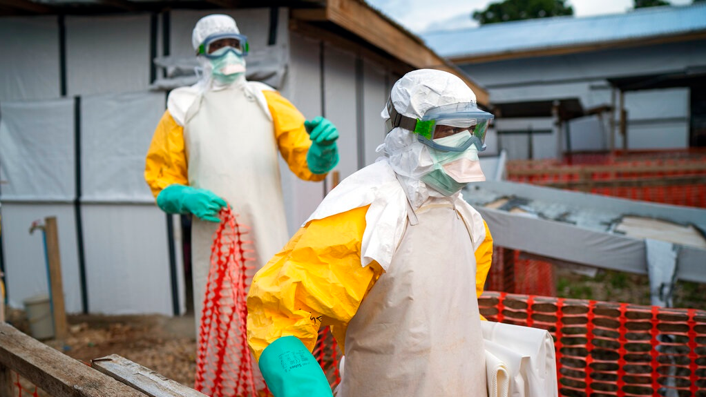 Health workers fighting Ebola outbreak in DRC