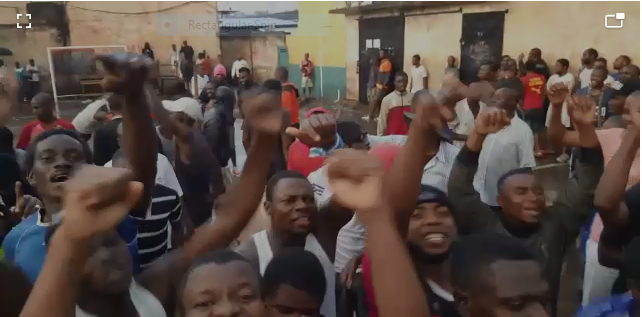 Photo clip from video show detainees protesting at the courtyard of the Kondengui Central Prison.