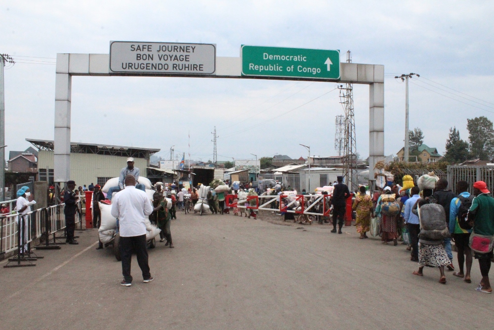 Over 30 000 people cross Gisenyi border everyday