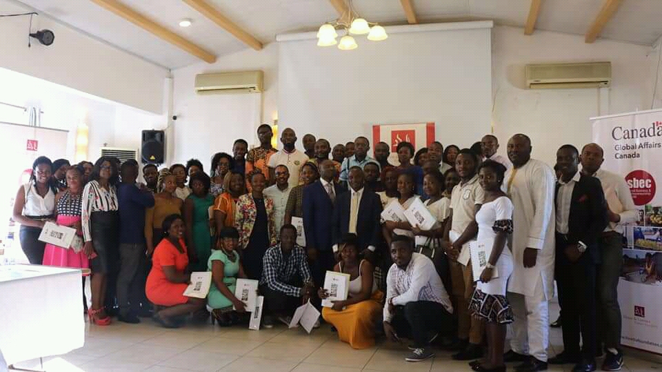 participants, trainers and Foretia team at the end of the small business and entrepreneurship training in Douala