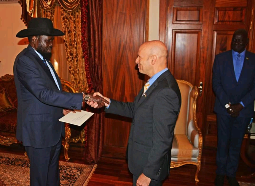 US Ambassador, Amb. Tom Hushek, presenting his credentials to President Kiir at the State house. File Picture Nyamilepedia