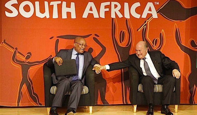 FIFA President Sepp Blatter (R) and South African President Jacob Zuma give a press conference in Johannesburg on 12th March 2010. Photo: AP
