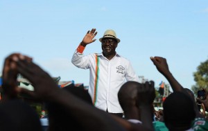 Raila Odinga arrrives for a Coalition for Reforms and Democracy rally on May 31, 2014, in Nairobi (AFP Photo/Simon Maina)