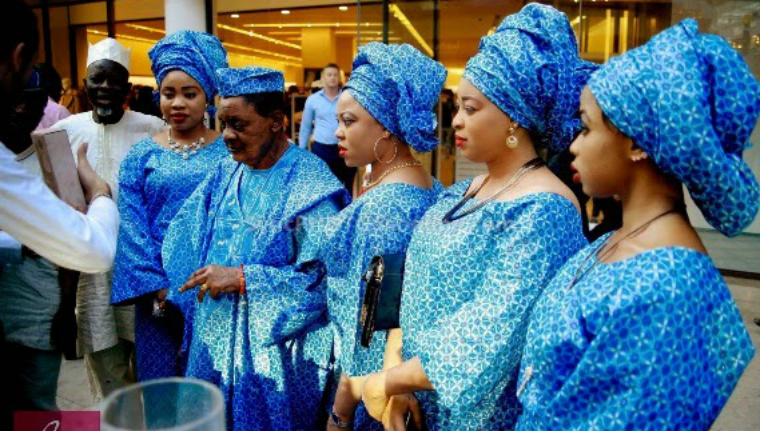 The Alaafin and his Oloris shopping in London. Photo: Naijapals.com