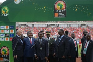 Equatorial Guinea's President Teodoro Obiang Nguema Mbasogo (C) addresses the crowds ahead of the 2015 African Cup of Nations group A football match between Equatorial Guinea and Congo at Bata Stadium in Bata on January 17, 2015 (AFP Photo/Khaled Desouki) 