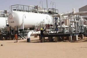 A general view shows Libya's El Sharara oilfield December 3, 2014. REUTERS/Ismail Zitouny