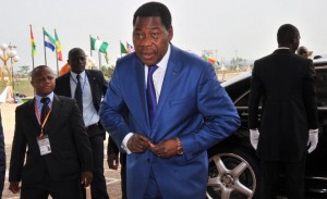 Benin President Thomas Yayi Boni arrives at the Felix Houphouet-Boigny Foundation center in Yamoussoukro, Ivory Coast, on March 28, 2014 (AFP Photo/Issouf Sanogo)