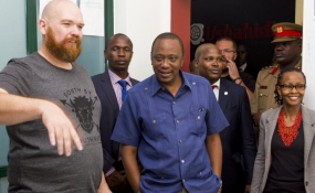 Photo: Akilah Net Erik Hersman, far left, with President Uhuru Kenyatta.