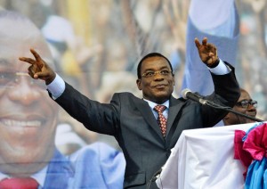 Head of the Ivorian Popular Front opposition party Pascal Affi N'guessan delivers a speech on May 21, 2015 in Abidjan (AFP Photo/Sia Kambou)