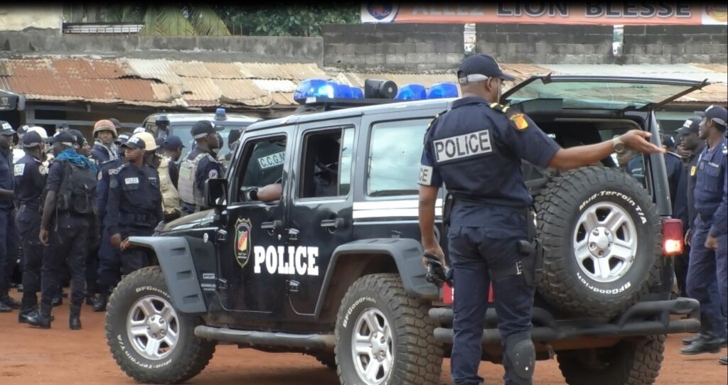 Police forces deployed at the Kondengui Central Prison in Yaounde, Cameroon, July 23, 2019. ( M. Kindzeka, VOA)