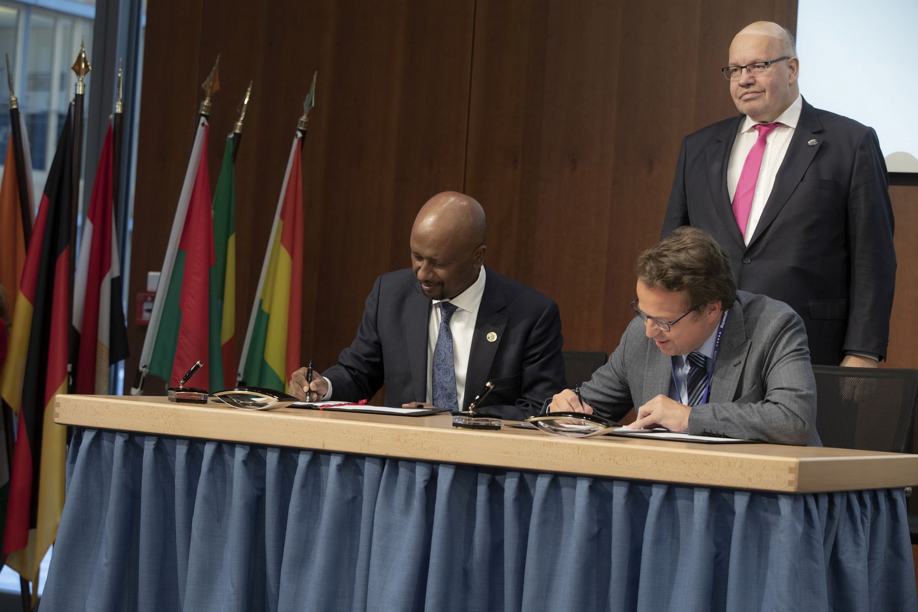 (from left to right) Dr. Seleshi Bekele, Ethiopian Minister of Water, Irrigation and Electricity, and Mark Claessen, Managing Director Voith Hydro East Africa in the attendance of Peter Altmaier, German Federal Minister for Economics and Energy.