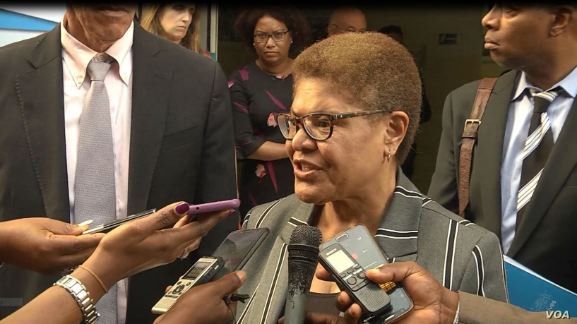 Rep Karen Bass speaking during a July visit to Cameroon.Photo credit Moki Edwin,VOA