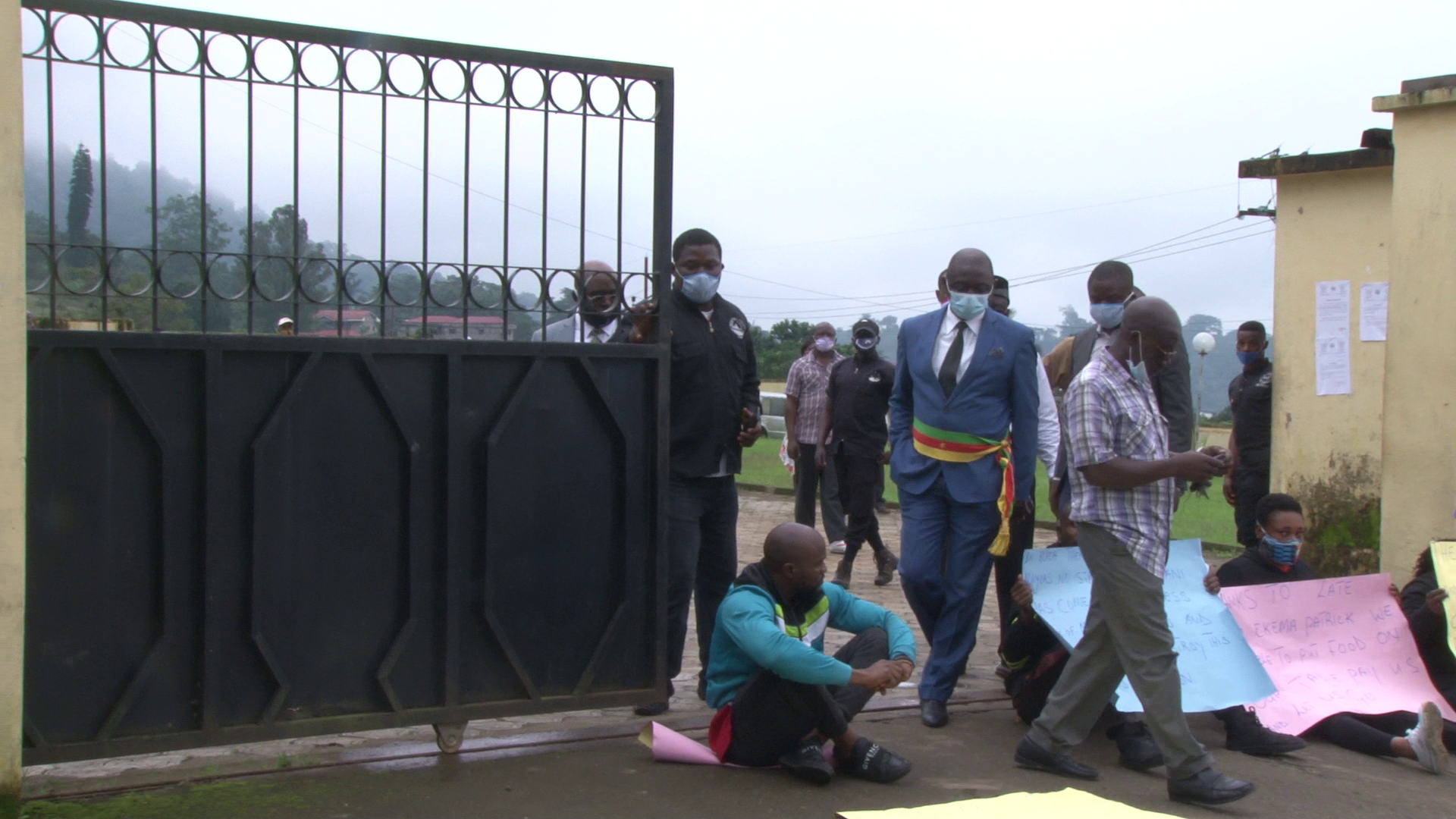 Striking Buea council workers say the want accrued salaries to be paid