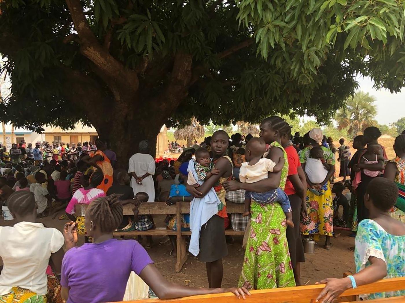 Displaced civilians holding a meeting under a tree in Yei, South Sudan, March 2019.Photo Nyagoah Tut Put/Human Rights Watch